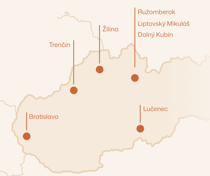 Mapa Slovenska s vyznačenými mestami Bratislava, Trenčín, Žilina, Ružomberok, Liptovský Mikuláš, Dolný Kubín a Lučenec pomocou oranžových bodov a popisov.
